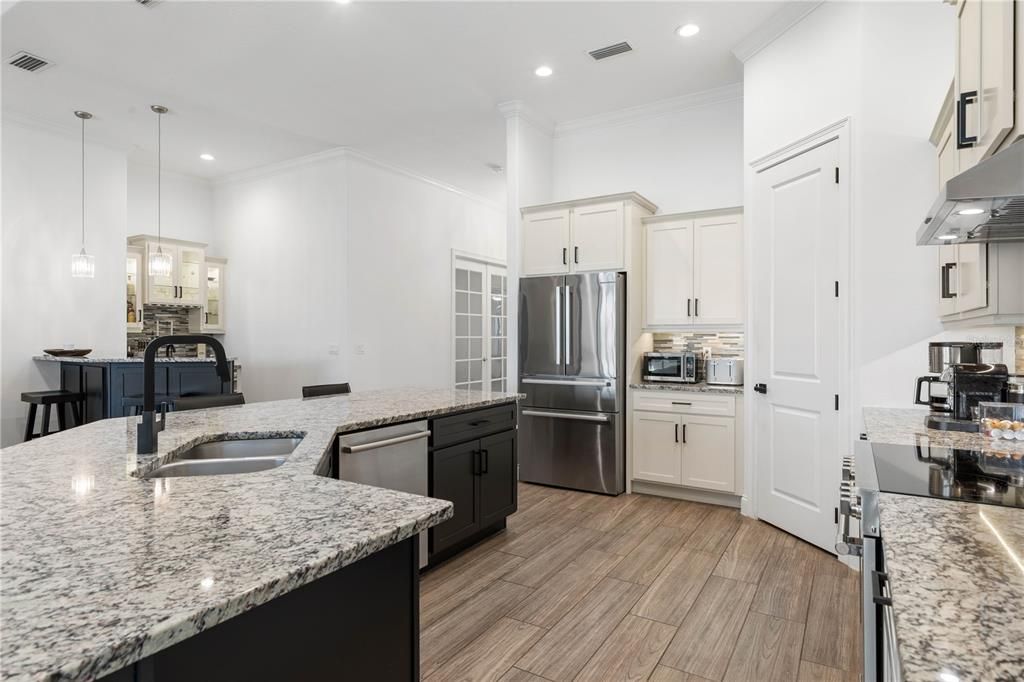 Activo con contrato: $1,195,000 (3 camas, 3 baños, 2989 Pies cuadrados)