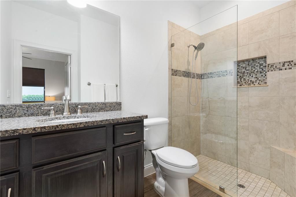 Activo con contrato: $1,195,000 (3 camas, 3 baños, 2989 Pies cuadrados)