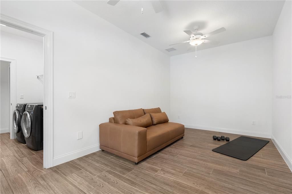 Activo con contrato: $1,195,000 (3 camas, 3 baños, 2989 Pies cuadrados)