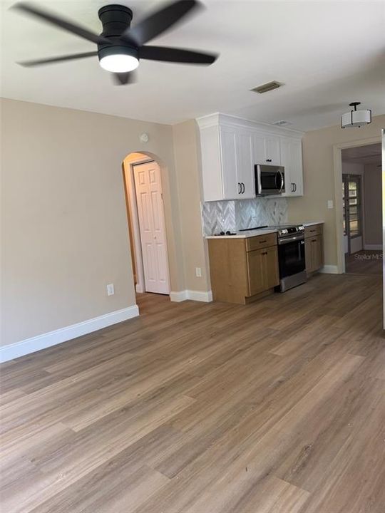 For Rent: $3,500 (2 beds, 1 baths, 826 Square Feet)