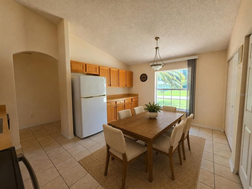Active With Contract: $269,900 (3 beds, 2 baths, 1614 Square Feet)