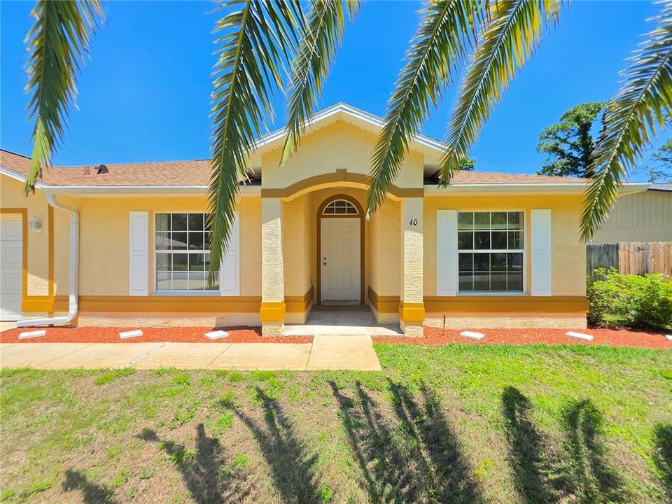 Active With Contract: $269,900 (3 beds, 2 baths, 1614 Square Feet)