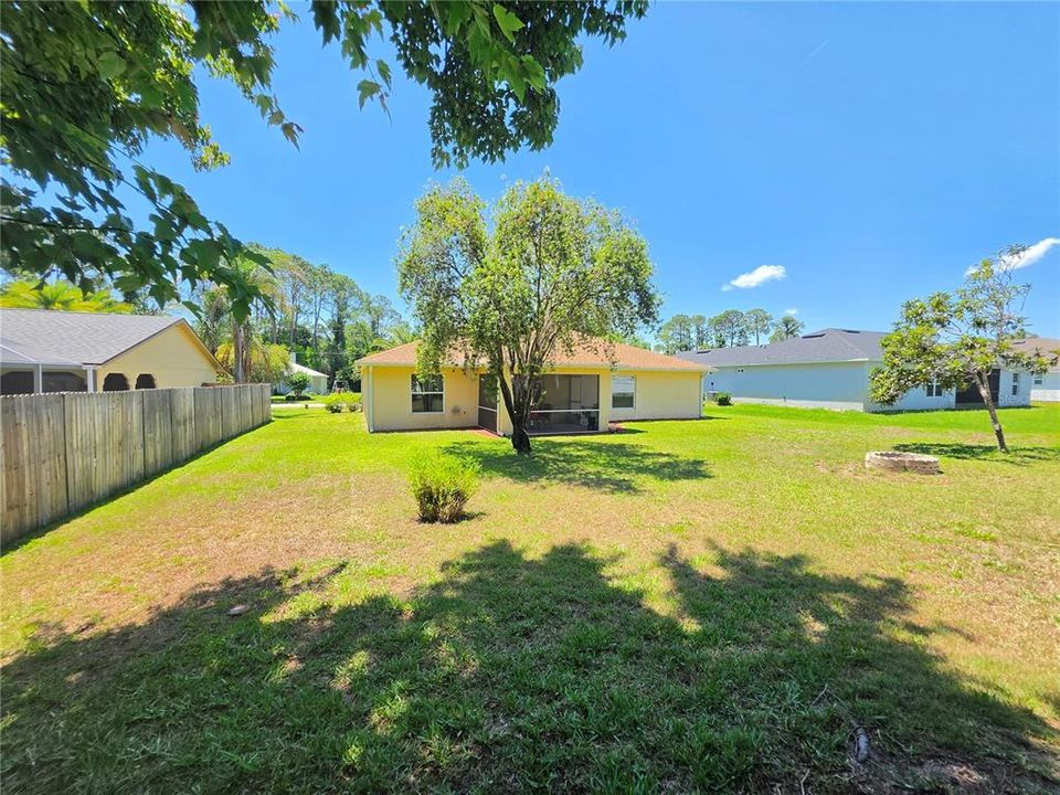 Active With Contract: $269,900 (3 beds, 2 baths, 1614 Square Feet)