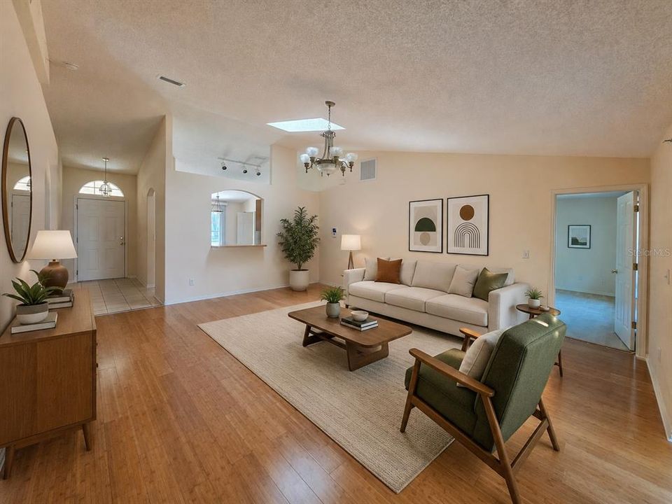 Active With Contract: $269,900 (3 beds, 2 baths, 1614 Square Feet)