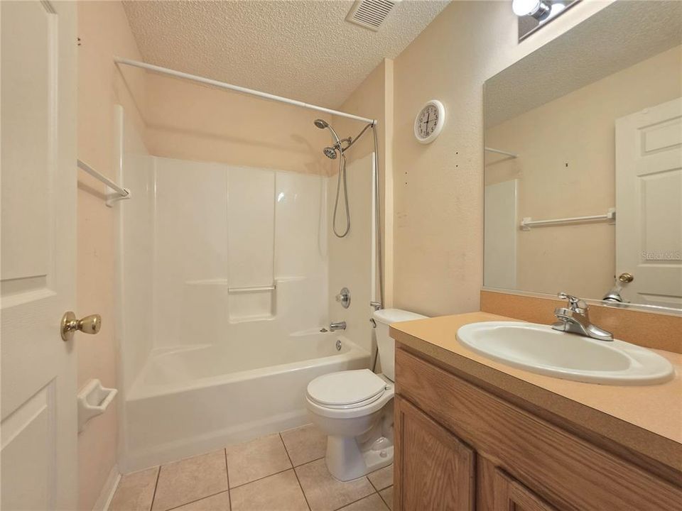 Active With Contract: $269,900 (3 beds, 2 baths, 1614 Square Feet)