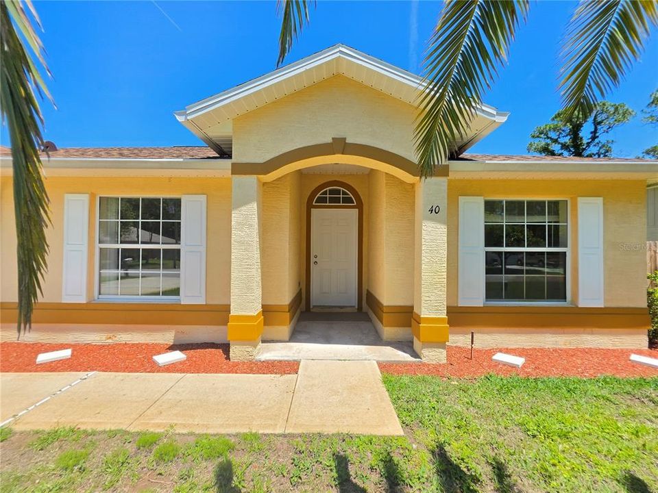 Active With Contract: $269,900 (3 beds, 2 baths, 1614 Square Feet)