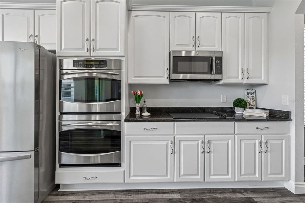 For Sale: $600,000 (5 beds, 3 baths, 3440 Square Feet)