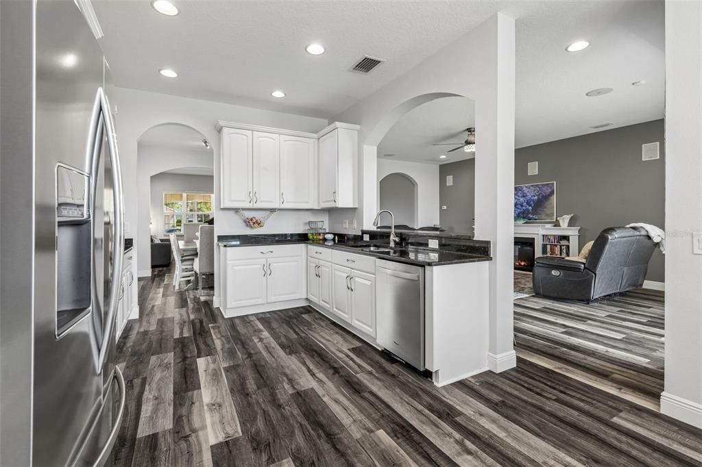 For Sale: $600,000 (5 beds, 3 baths, 3440 Square Feet)