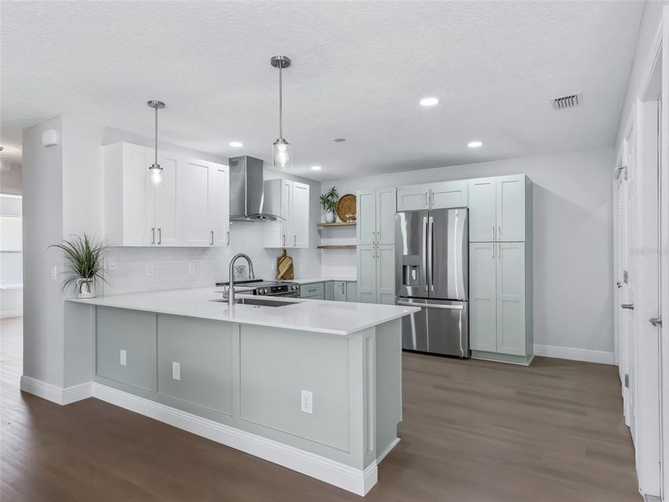 Activo con contrato: $325,000 (2 camas, 2 baños, 1156 Pies cuadrados)