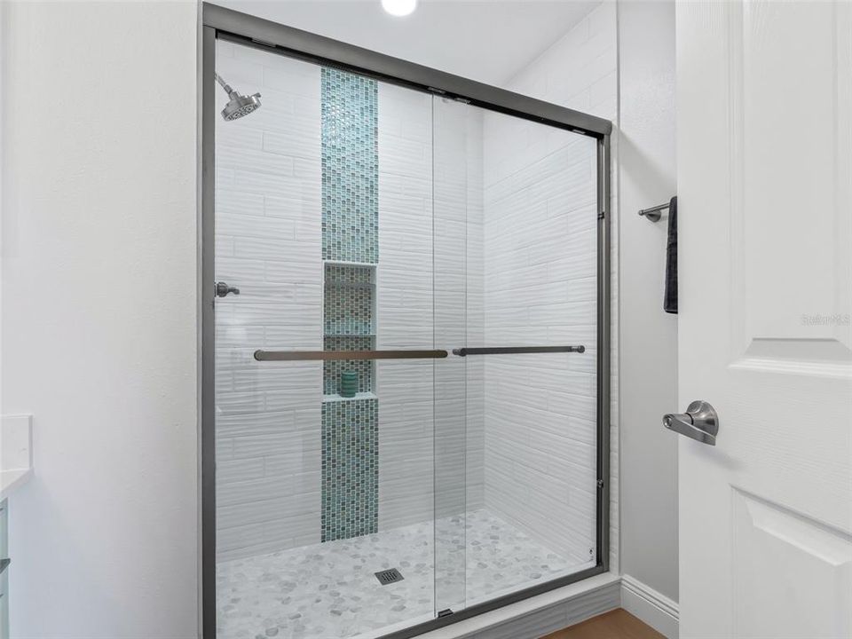Activo con contrato: $325,000 (2 camas, 2 baños, 1156 Pies cuadrados)