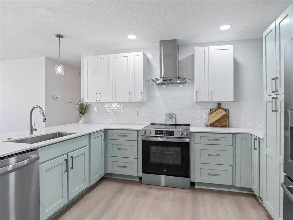 Activo con contrato: $325,000 (2 camas, 2 baños, 1156 Pies cuadrados)