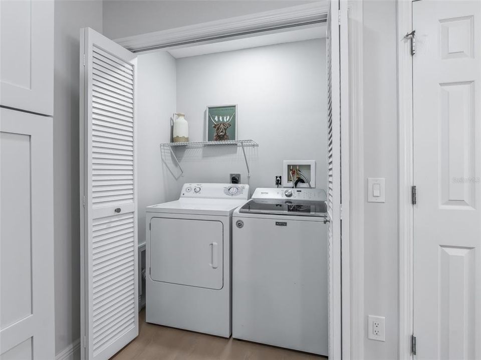 Activo con contrato: $325,000 (2 camas, 2 baños, 1156 Pies cuadrados)