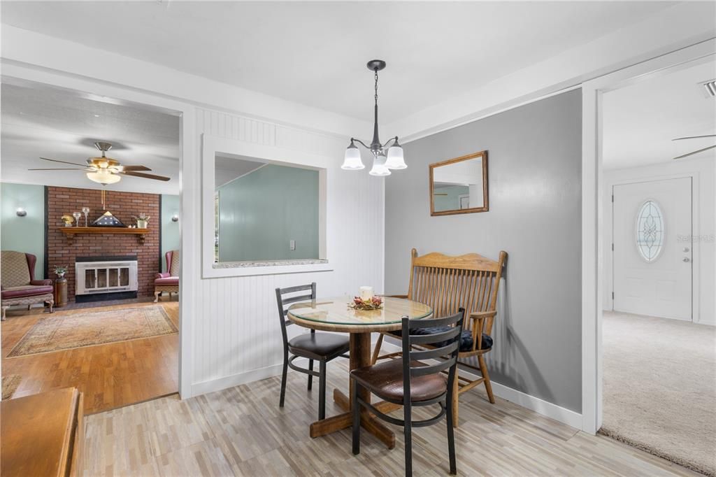 For Sale: $259,900 (3 beds, 2 baths, 1312 Square Feet)