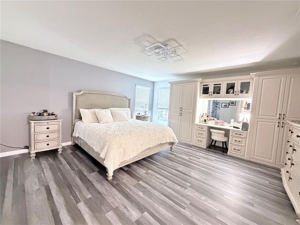 For Sale: $895,000 (4 beds, 2 baths, 2648 Square Feet)