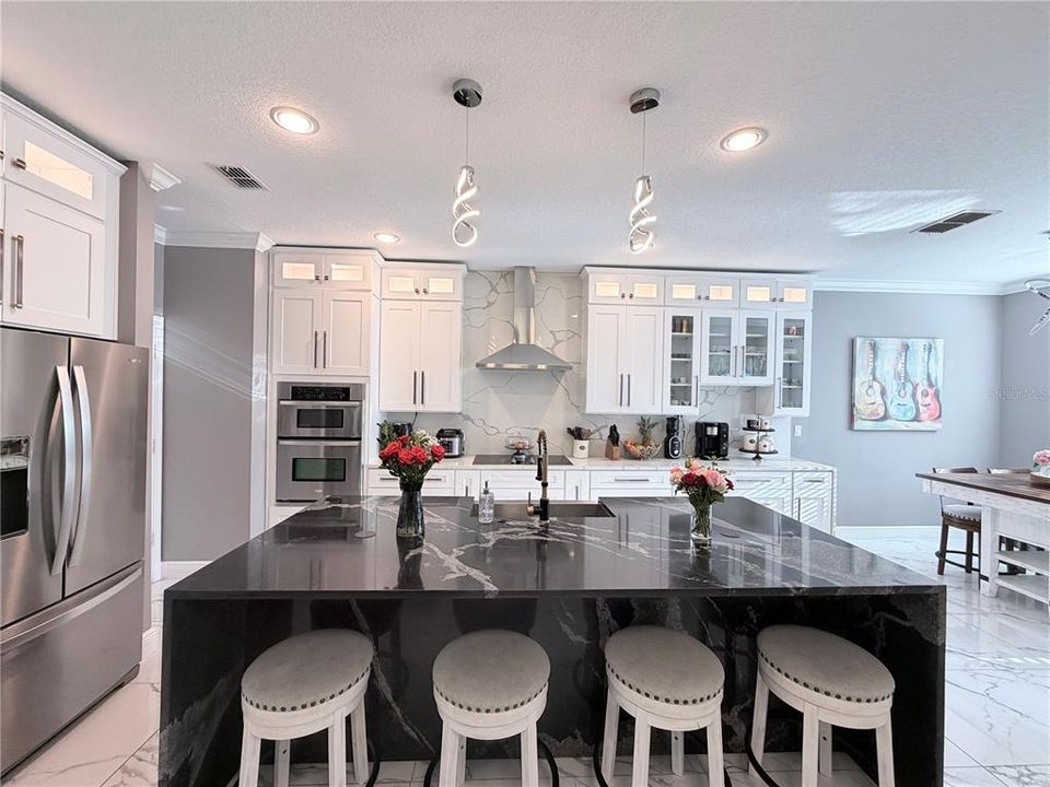 For Sale: $895,000 (4 beds, 2 baths, 2648 Square Feet)