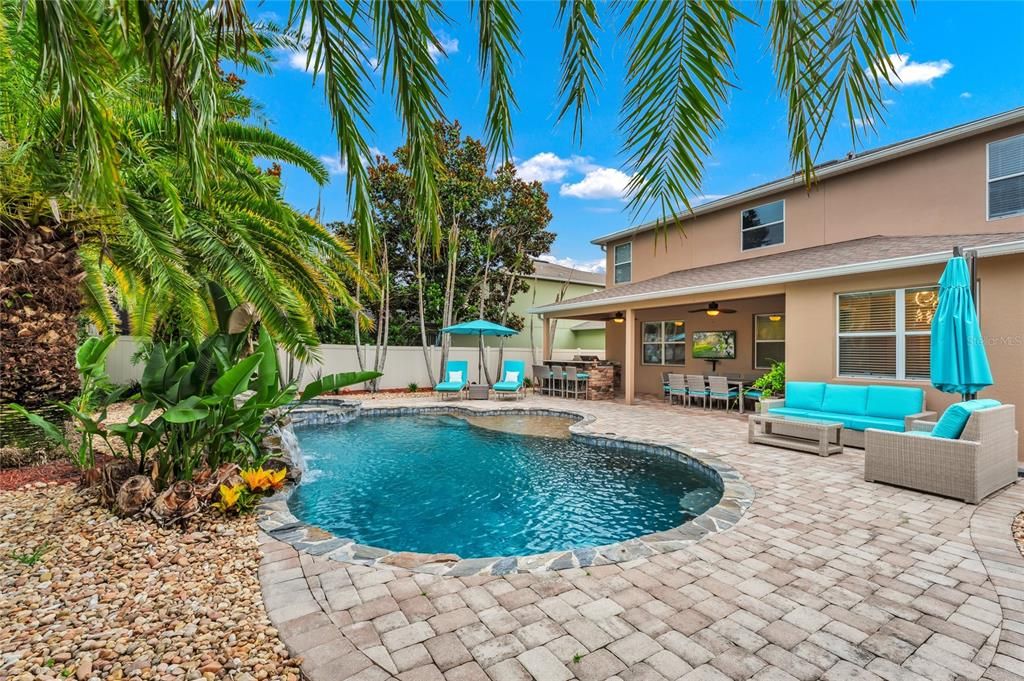 For Sale: $849,900 (4 beds, 2 baths, 2648 Square Feet)
