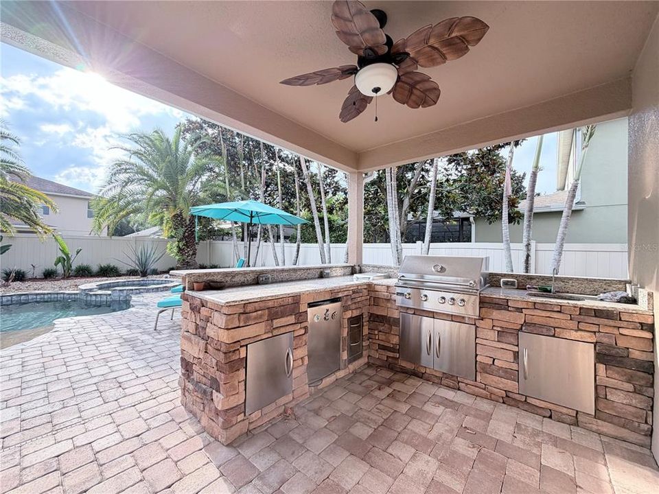 For Sale: $895,000 (4 beds, 2 baths, 2648 Square Feet)