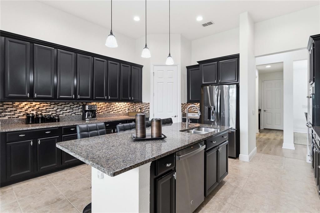 For Sale: $504,900 (3 beds, 3 baths, 2750 Square Feet)