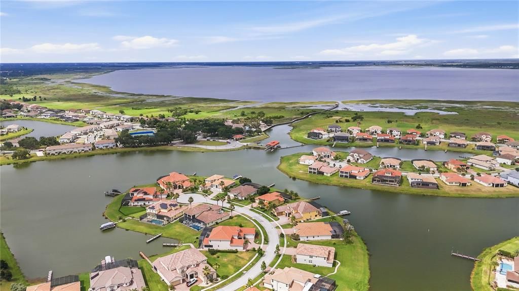 For Sale: $504,900 (3 beds, 3 baths, 2750 Square Feet)