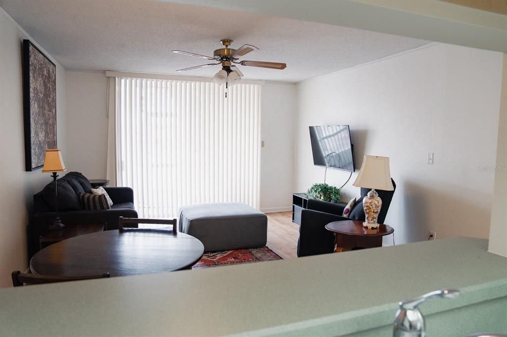 For Sale: $90,000 (1 beds, 1 baths, 703 Square Feet)