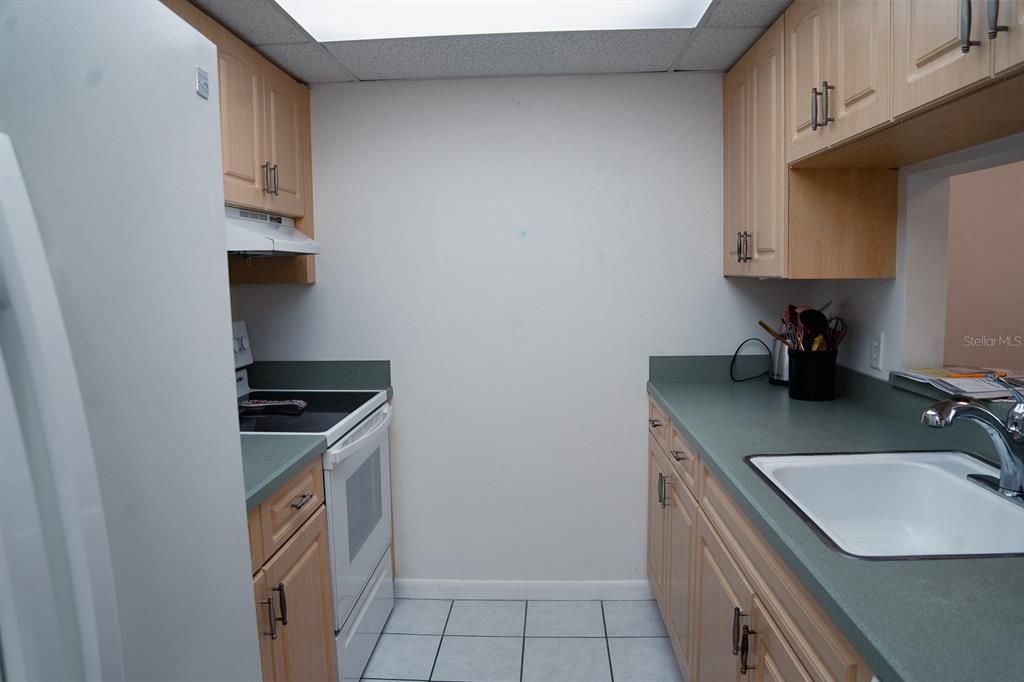 For Sale: $90,000 (1 beds, 1 baths, 703 Square Feet)