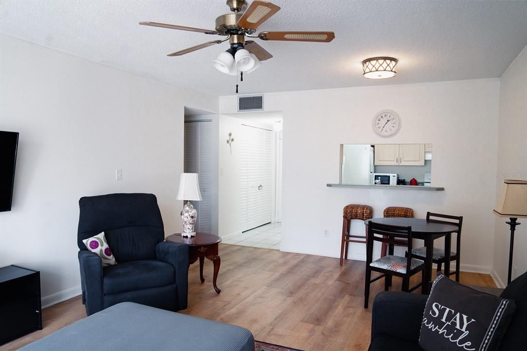 For Sale: $90,000 (1 beds, 1 baths, 703 Square Feet)