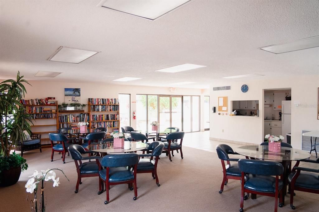For Sale: $90,000 (1 beds, 1 baths, 703 Square Feet)