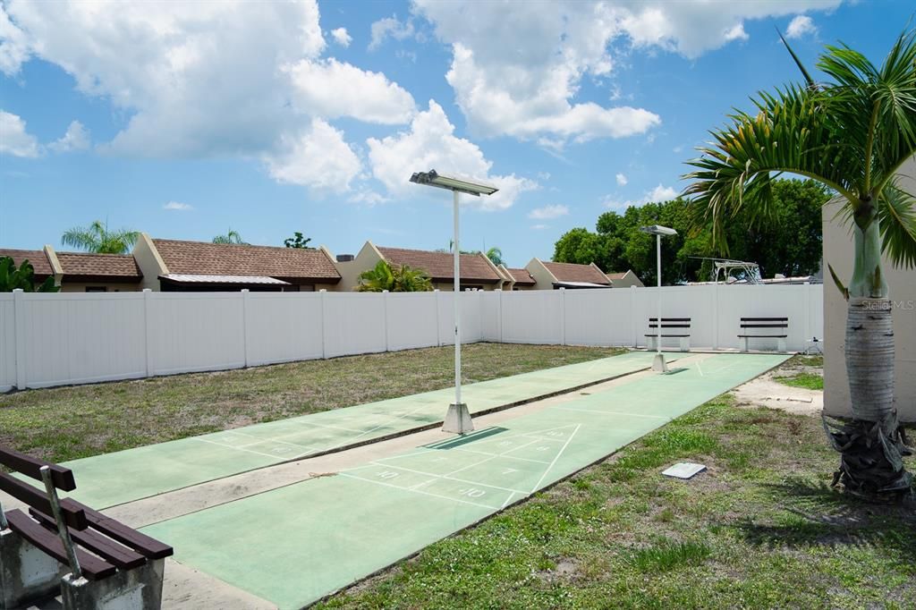 For Sale: $90,000 (1 beds, 1 baths, 703 Square Feet)