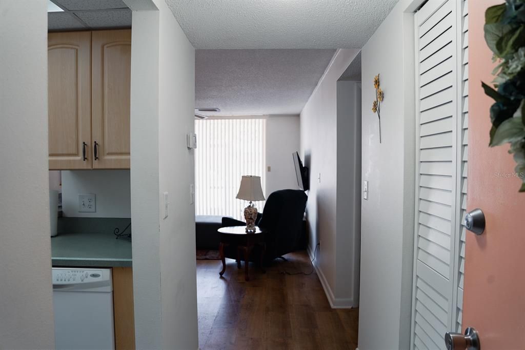 For Sale: $90,000 (1 beds, 1 baths, 703 Square Feet)