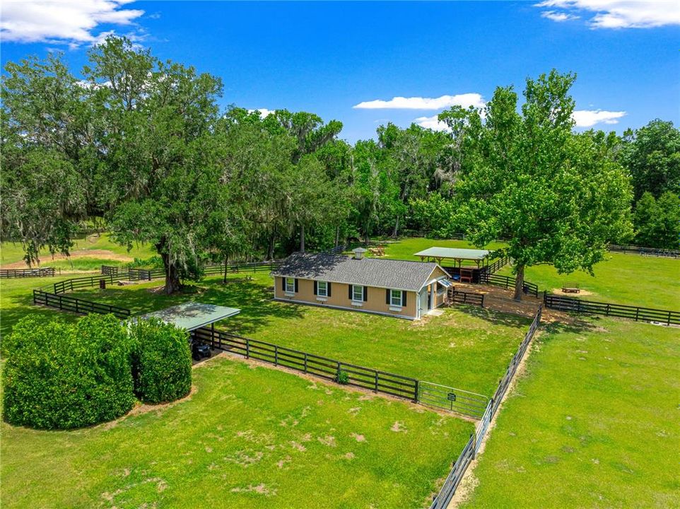 En Venta: $910,000 (4 camas, 2 baños, 2816 Pies cuadrados)