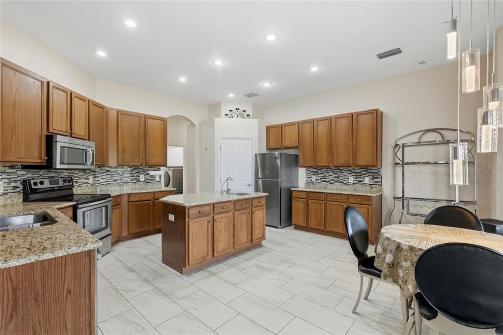 For Sale: $635,000 (4 beds, 2 baths, 2570 Square Feet)
