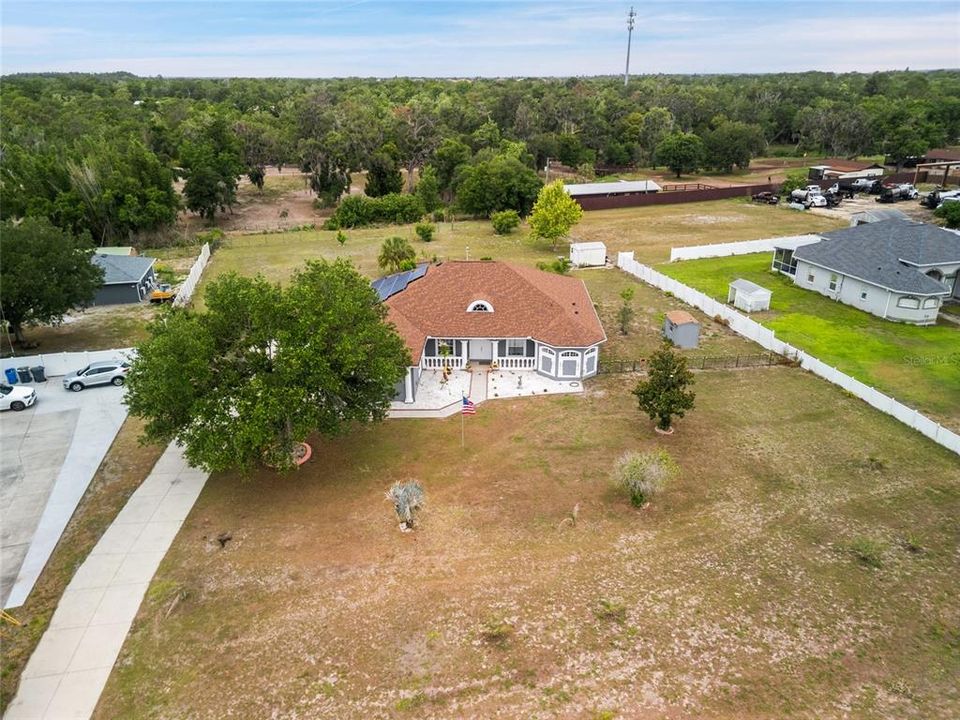 For Sale: $635,000 (4 beds, 2 baths, 2570 Square Feet)