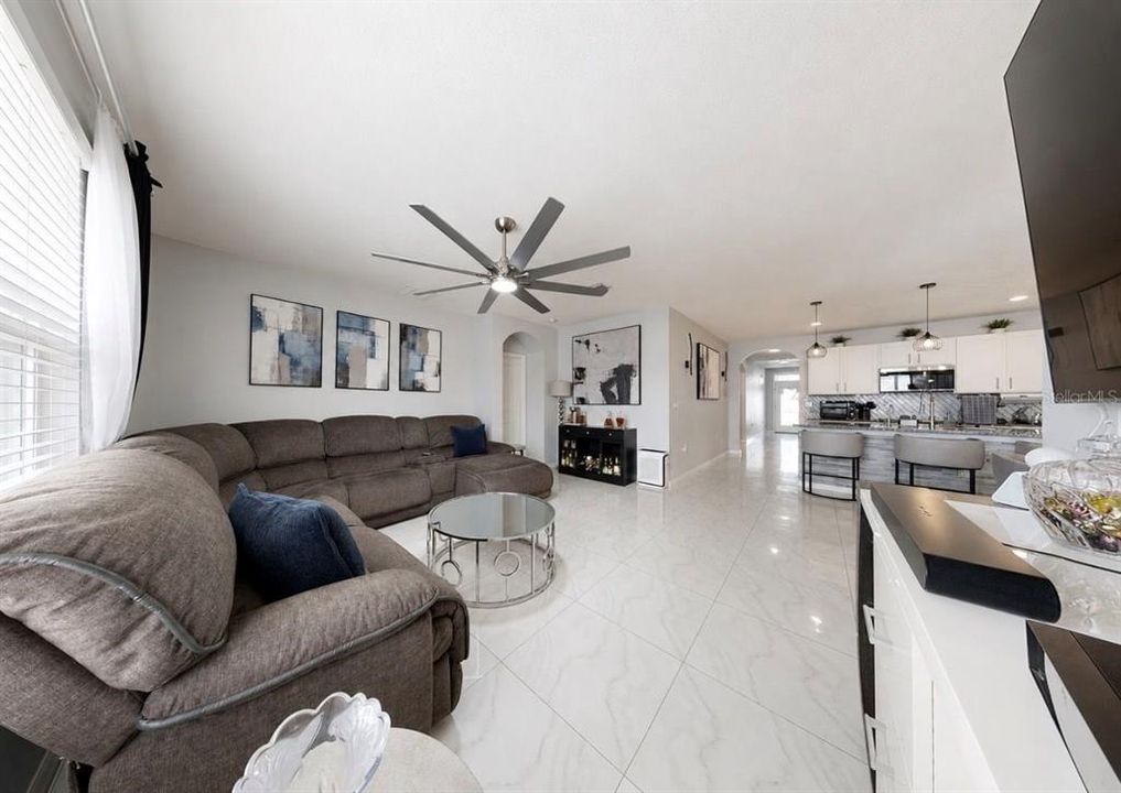 For Sale: $449,900 (4 beds, 2 baths, 1846 Square Feet)