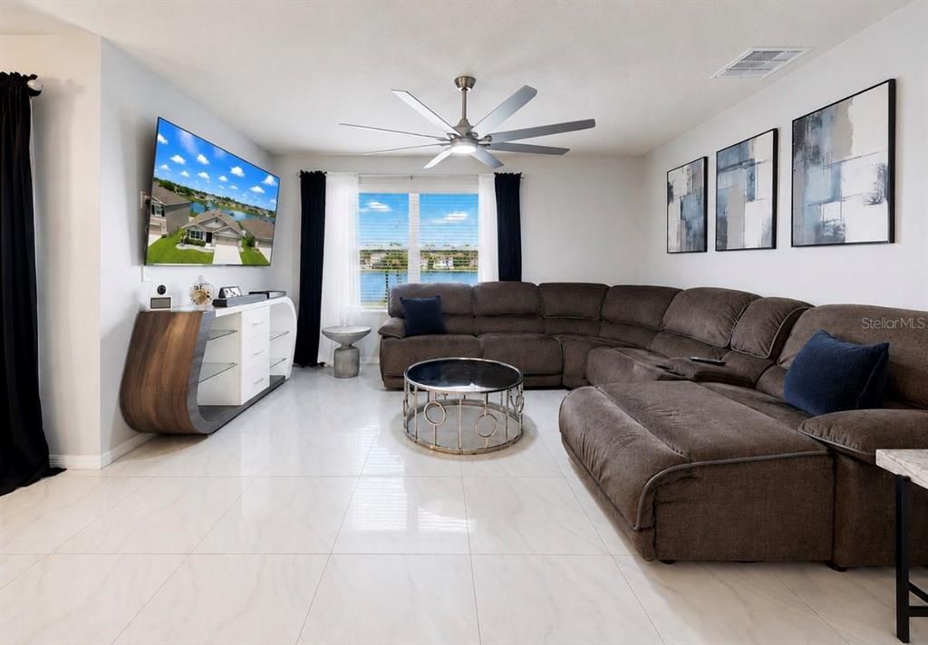 For Sale: $449,900 (4 beds, 2 baths, 1846 Square Feet)