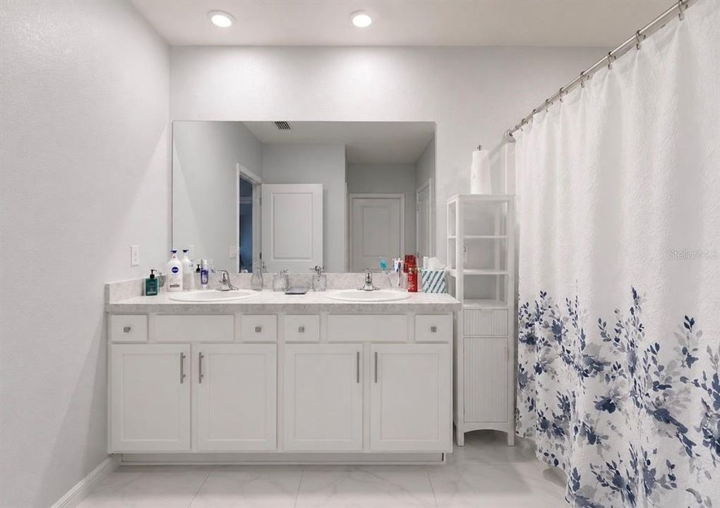 For Sale: $449,900 (4 beds, 2 baths, 1846 Square Feet)