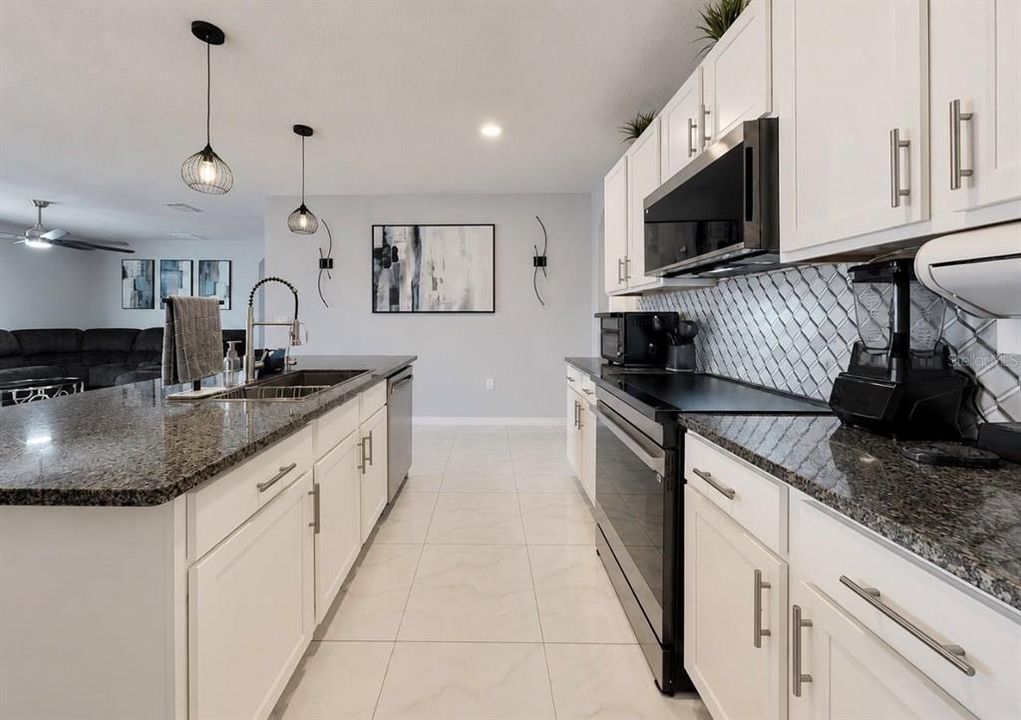 For Sale: $449,900 (4 beds, 2 baths, 1846 Square Feet)