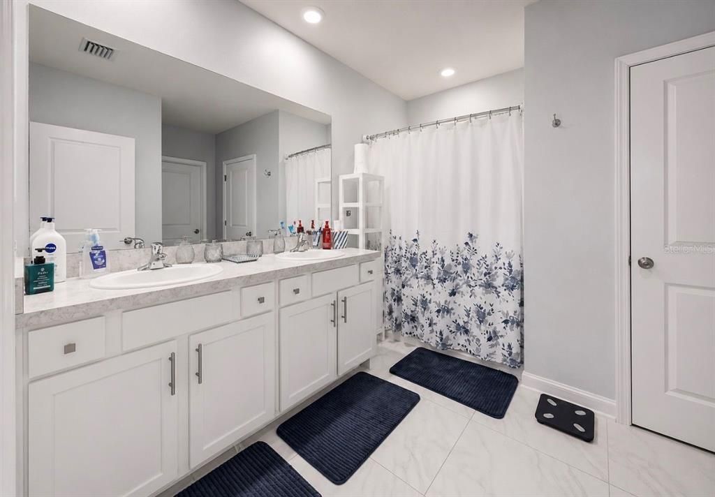 For Sale: $449,900 (4 beds, 2 baths, 1846 Square Feet)