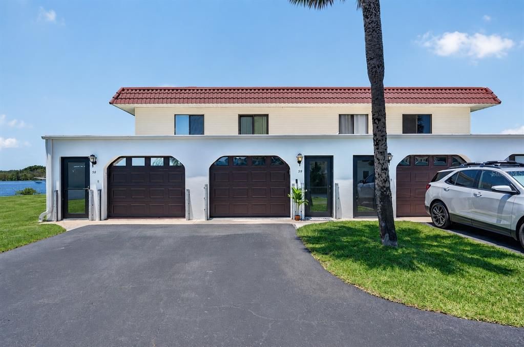 Active With Contract: $250,000 (2 beds, 2 baths, 1184 Square Feet)