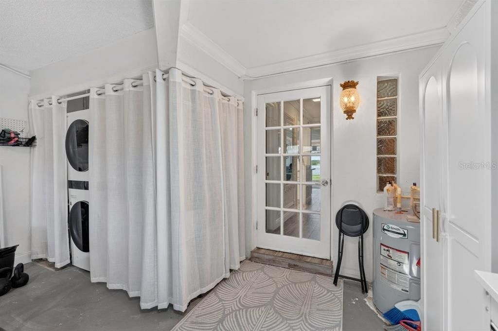 Active With Contract: $250,000 (2 beds, 2 baths, 1184 Square Feet)