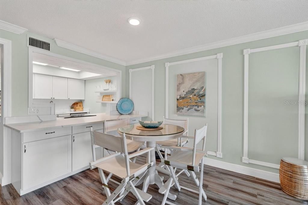 Active With Contract: $250,000 (2 beds, 2 baths, 1184 Square Feet)