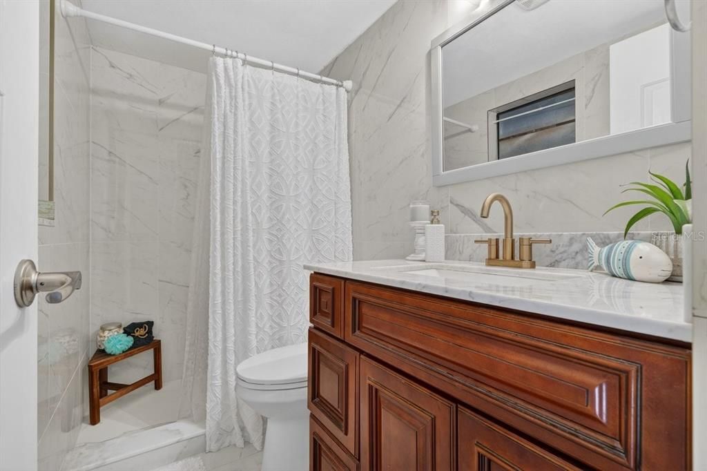Active With Contract: $250,000 (2 beds, 2 baths, 1184 Square Feet)