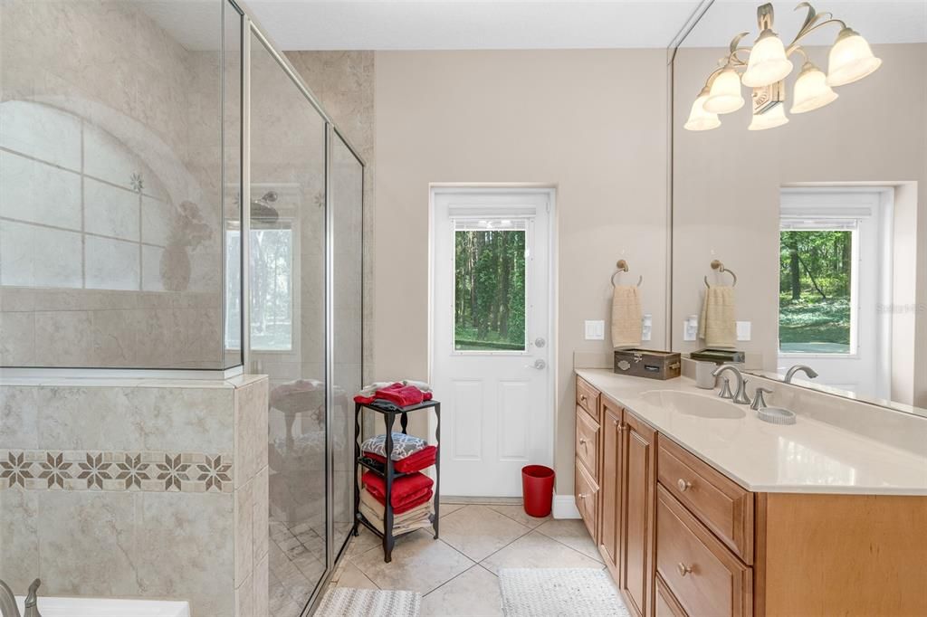 For Sale: $819,000 (4 beds, 2 baths, 2577 Square Feet)