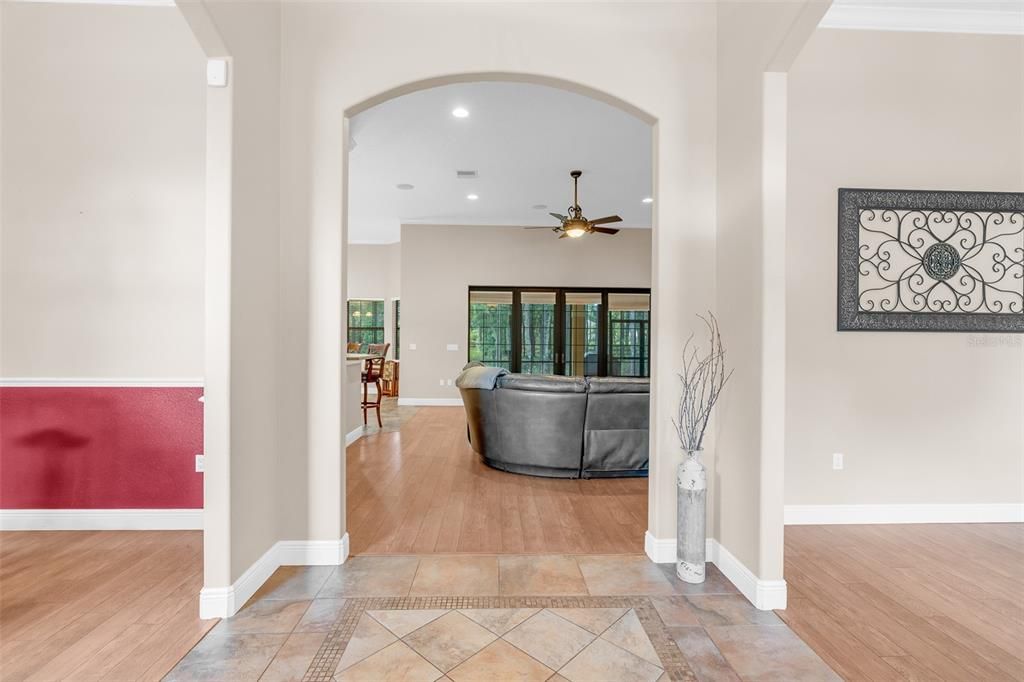 For Sale: $819,000 (4 beds, 2 baths, 2577 Square Feet)