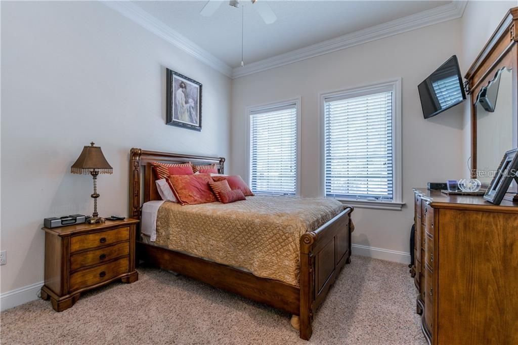 Active With Contract: $3,900 (3 beds, 2 baths, 1896 Square Feet)