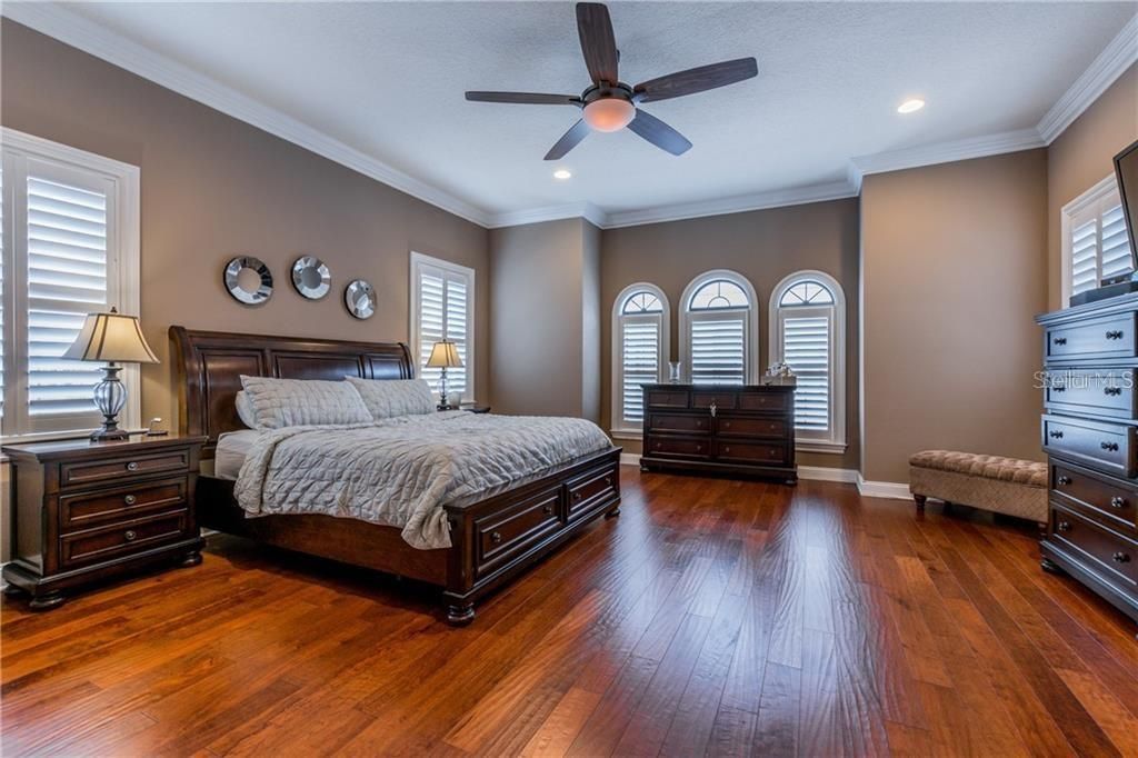 Active With Contract: $3,900 (3 beds, 2 baths, 1896 Square Feet)