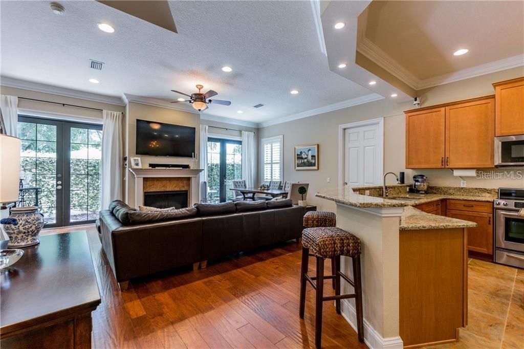 Active With Contract: $3,900 (3 beds, 2 baths, 1896 Square Feet)