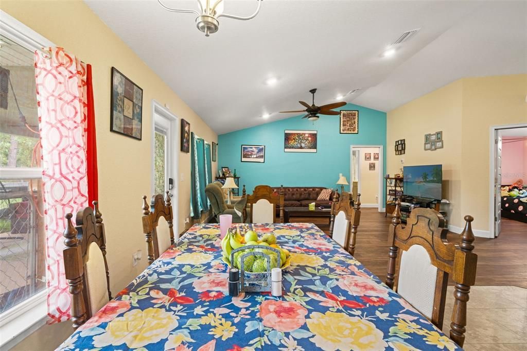For Sale: $385,000 (4 beds, 2 baths, 1759 Square Feet)