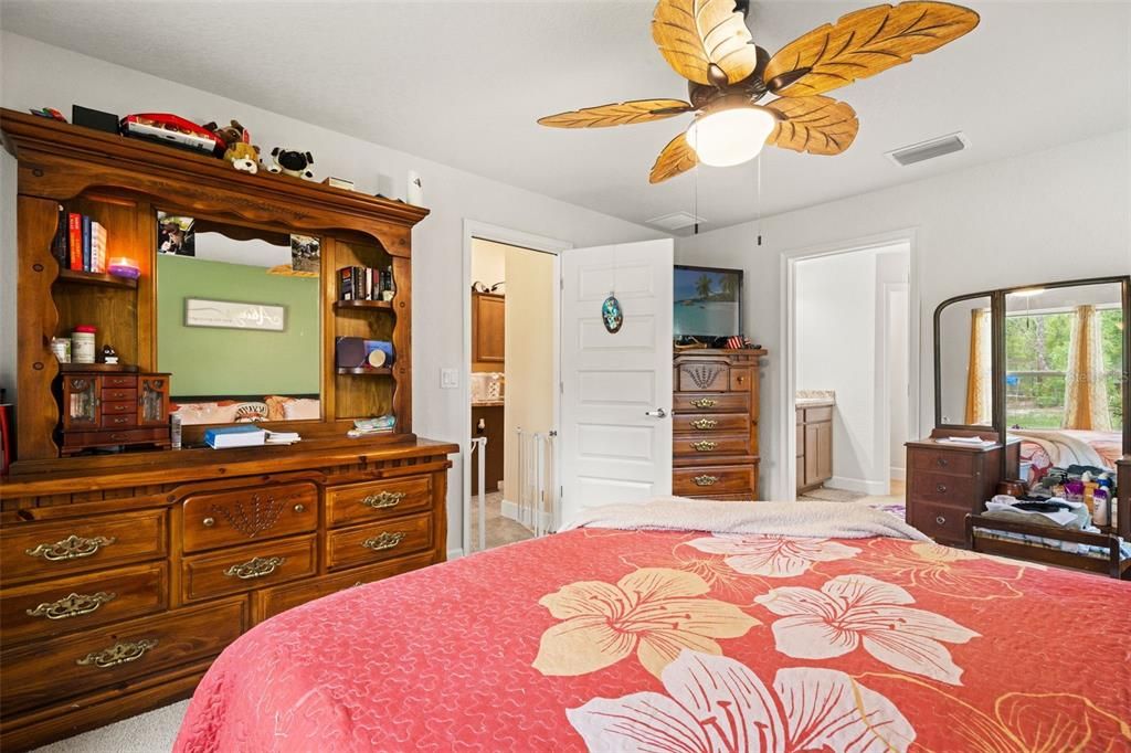 For Sale: $385,000 (4 beds, 2 baths, 1759 Square Feet)