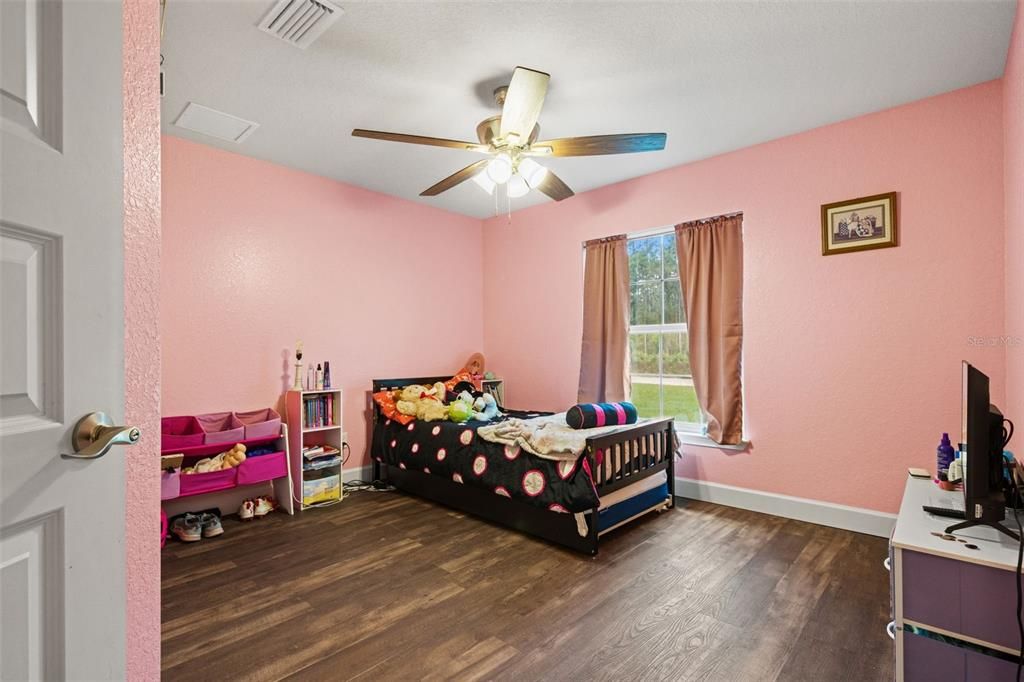 For Sale: $385,000 (4 beds, 2 baths, 1759 Square Feet)