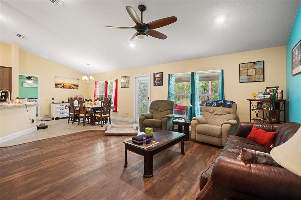 For Sale: $385,000 (4 beds, 2 baths, 1759 Square Feet)